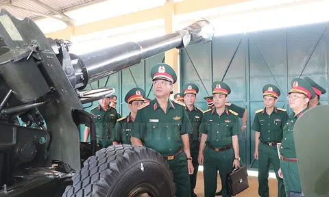 Tư lệnh Quân khu 7 Nguyễn Trường Thắng thăm và kiểm tra các đơn vị