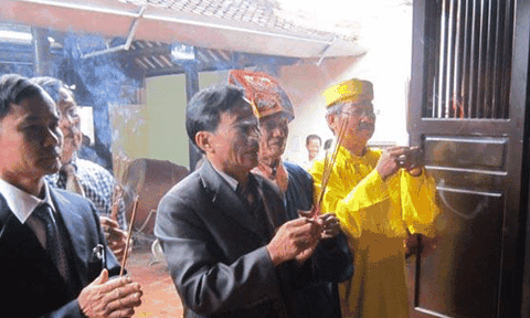 Kỷ niệm 630 năm ngài Thủy tổ về làng Trung Phường và 10 năm đón bằng Di tích Lịch sử - Văn hóa cấp tỉnh