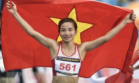 Hoàn tất cú "poker" HCV tại SEA Games 32, Nguyễn Thị Oanh trở thành VĐV đầu tiên trong lịch sử điền kinh Việt Nam