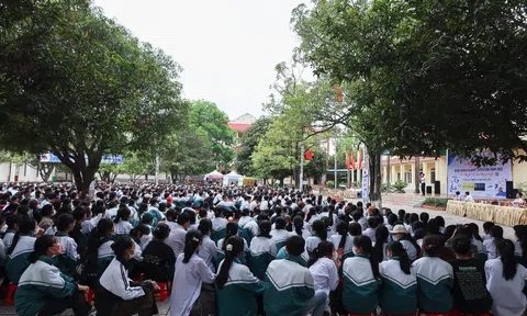 Trường Đại học Kinh tế Nghệ An phối hợp với Trường THPT Quỳnh Lưu 2 tổ chức Ngày hội tư vấn hướng nghiệp - tuyển sinh năm 2023