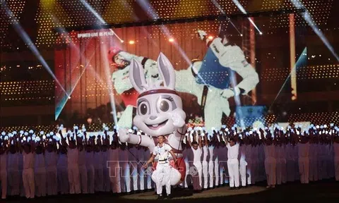 Ấn tượng bế mạc SEA Games 32 tại Campuchia, hẹn gặp lại SEA Games 33 ở Thái Lan