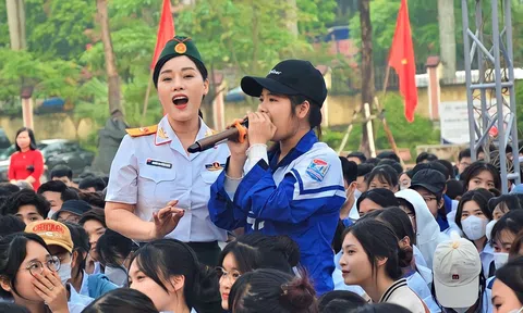 Thượng tá, NSƯT Hương Giang: Truyền cảm hứng về tình yêu quê hương đất nước cho giới trẻ qua những ca khúc cách mạng