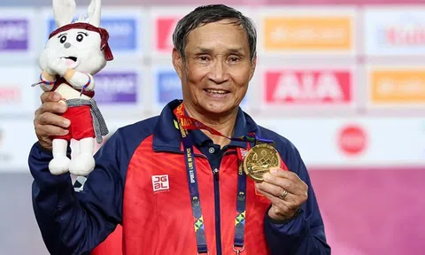 Xem xét đề xuất trao danh hiệu Anh hùng Lao động cho HLV Mai Đức Chung