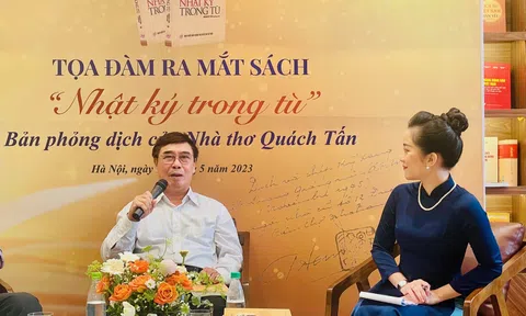 Điểm đặc biệt của cuốn “Nhật ký trong tù” do dịch giả Quách Tấn phỏng dịch