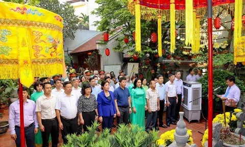 Hà Nội: Dâng hương tưởng niệm tại Đền Hỏa Thần - Thờ ông tổ ngành phòng cháy chữa cháy