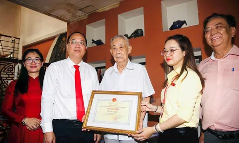 Phó Bí thư Thành ủy TPHCM Nguyễn Hồ Hải thăm, chúc thọ người cao tuổi tiêu biểu