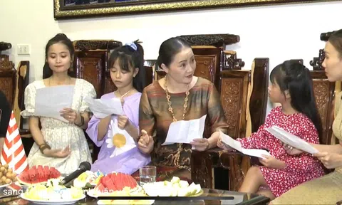 Gặp cô bé giành giải "Giọng hát triển vọng" hội thi "Hát dân ca trong trường học" ở Nghệ An