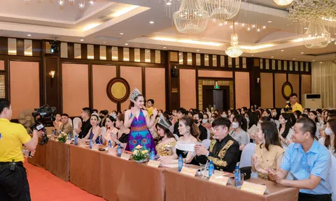 Hoa hậu Vũ Ngọc Anh đẹp rực rỡ trên hàng ghế chấm thi Hoa hậu Quý bà Việt Nam Toàn cầu 2023