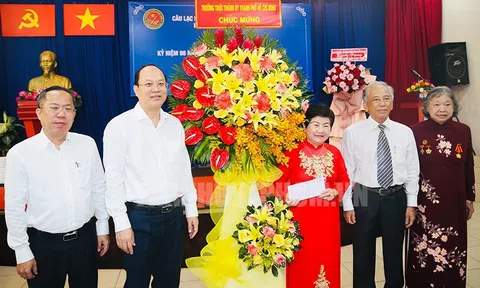 Phó Bí thư Thành ủy TPHCM Nguyễn Hồ Hải thăm, chúc mừng Câu lạc bộ Khối Nhà báo cao tuổi