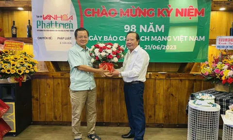 Cơ quan Đại diện Tạp chí điện tử Văn hóa và Phát triển kỷ niệm Ngày Báo chí cách mạng Việt Nam 21/6