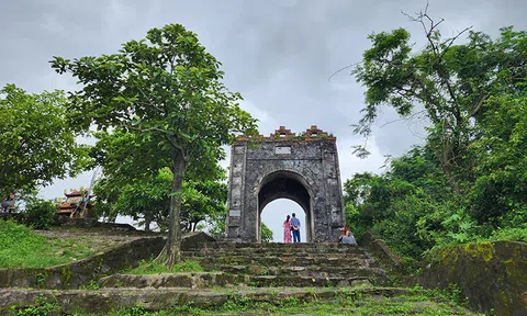 Hoành Sơn quan "kêu cứu": Cần sự hợp tác, đặt quyền lợi của di sản lên trên hết