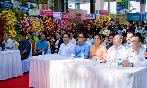 Phương Tùng Luxury Store khai trương cơ sở 2 tại Cần Thơ với các sản phẩm chính hãng đa dạng được sắp xếp bài trí chuyên nghiệp