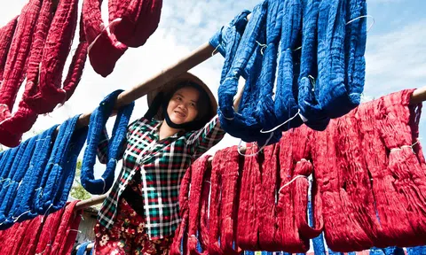 Làng nghề dệt choàng Long Khánh A - Truyền thống văn hóa vượt thời gian và không gian