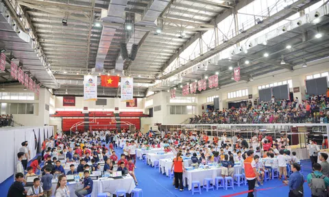 Vinamilk tiếp sức "chiến binh nhí" trên sân chơi Robotacon WRO 2023