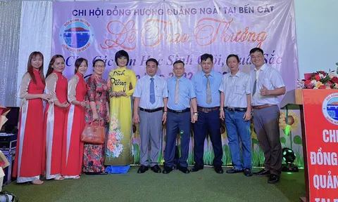 Hoa hậu thiện nguyện Lan Trinh tham gia lễ trao thưởng học sinh giỏi, xuất sắc tại Bến Cát