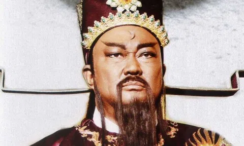 Ngày đưa tang Bao Thanh Thiên, 21 chiếc quan tài đi ra từ 7 cổng thành gây hoang mang, sự thật là gì?