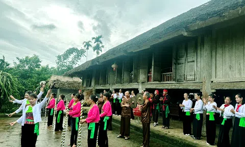 Múa Trống đu - Nghệ thuật diễn xướng dân gian tiêu biểu người Mường vùng Đất Tổ