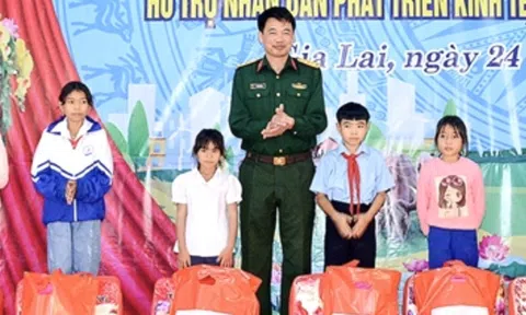 Công ty 72 (Binh đoàn 15): Tiếp sức giấc mơ đến trường của học sinh nghèo nơi biên giới