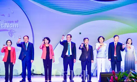 "Đêm Việt Nam" mở màn Hội chợ Du lịch Quốc tế TP.HCM 2023: Giới thiệu văn hóa, ẩm thực, nghệ thuật truyền thống của Việt Nam