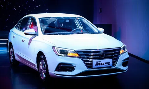 Mẫu xe "chung mâm" với Mazda3 đổ bộ Việt Nam, giá bán rẻ ngang Hyundai Grand i10 và Kia Morning