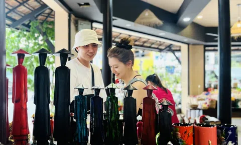 Tổ chức Cuộc thi “Thiết kế sản phẩm quà tặng du lịch Nha Trang - Khánh Hòa”
