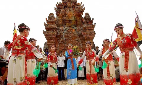 Một số giải pháp để nâng cao chất lượng, hiệu quả công tác vận động đồng bào các tôn giáo trên địa bàn tỉnh Quảng Bình