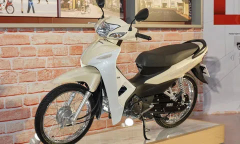 Cận cảnh Honda Wave Alpha phiên bản mới vừa về đại lý: Thiết kế đẹp long lanh, giá bán cực hấp dẫn