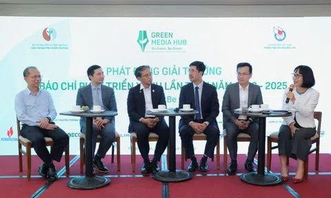 Vinamilk đồng hành cùng chuỗi hoạt động của CLB Báo chí Phát triển Xanh