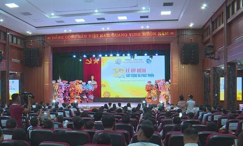 Trường Kinh tế - Trường Đại học Vinh thực hiện phương châm “Sáng tạo trong giảng dạy - Đam mê trong học tập - Chuyên nghiệp trong công tác”