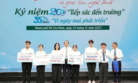 Học bổng Tiếp sức đến trường cho sinh viên có hoàn cảnh khó khăn “Vì ngày mai phát triển”