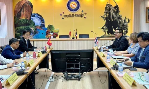 Đoàn công tác tỉnh Đắk Lắk làm việc với Tỉnh trưởng Chanthaburi - "thủ phủ sầu riêng" Thái Lan