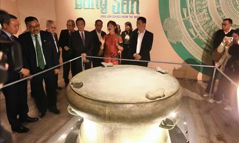 Trưng bày di vật đặc sắc "Âm vang Đông Sơn", góp phần giải đáp bí ẩn kỹ thuật đúc trống đồng từ 2.000 năm trước