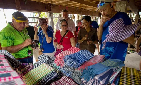 Làng nghề dệt choàng Long Khánh A - Truyền thống văn hóa vượt thời gian và không gian