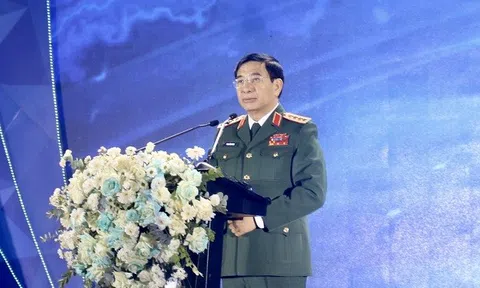 Trao giải Cuộc thi và Triển lãm ảnh nghệ thuật quốc gia “Tổ quốc bên bờ sóng”