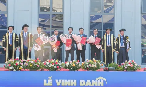 Lễ vinh danh tân phó giáo sư, thạc sĩ, kỹ sư, cử nhân và sinh viên ưu tú UTH năm 2023