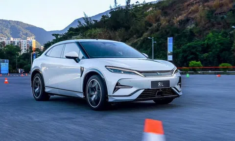 BYD Song L - xe điện ngang cỡ VinFast VF 8 ghi nhận lượng đơn hàng khổng lồ chỉ sau 3 ngày ra mắt