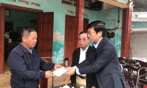 Huyện Vĩnh Tường thăm hỏi, động viên, hỗ trợ gia đình nạn nhân vụ 3 người tử vong do hỏa hoạn