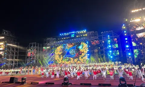 Hương sắc Tây Đô - Kỷ niệm 20 năm thành lập thành phố Cần Thơ và đón nhận Huân chương Lao động hạng Nhất