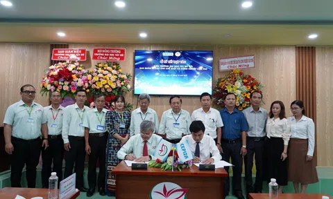 Trường Đại học Tây Đô ký kết thỏa thuận hợp tác với Ban Quản lý các khu chế xuất và công nghiệp Cần Thơ