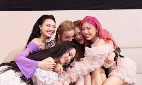 Dàn "chị đẹp" cùng 3 anh tài BIGDADDY, MONO và Tăng Duy Tân "đốt cháy" sân khấu công diễn 4