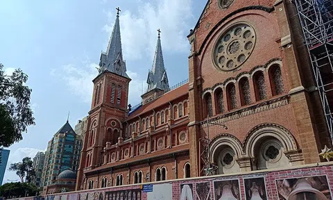 Nhà thờ Đức Bà: Dấu ấn kiến trúc Pháp giữa lòng TPHCM được phong sắc là Vương cung thánh đường đầu tiên của Việt Nam