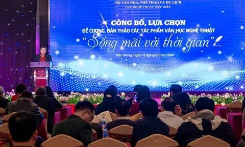 Công bố lựa chọn 40 đề cương, bản thảo các tác phẩm VHNT “Sống mãi với thời gian”