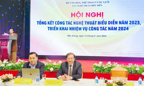 Thứ trưởng Tạ Quang Đông: "Nghệ thuật biểu diễn phải không ngừng đổi mới, sáng tạo, đồng thời gìn giữ và quảng bá được bản sắc..."