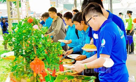 Lễ hội Ẩm thực chay Xuân Giáp Thìn 2024, góp phần chăm lo cho thanh niên công nhân có hoàn cảnh khó khăn dịp Tết