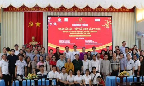 Chương trình “Xuân ấm áp - Tết sẻ chia” tặng quà tết cho hộ nghèo, gia đình chính sách hoàn cảnh khó khăn trên địa bàn tỉnh Bình Phước