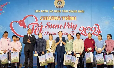 Chương trình “Tết Sum vầy - Xuân chia sẻ 2024” và Phiên chợ Tết công đoàn tại Quảng Ngãi