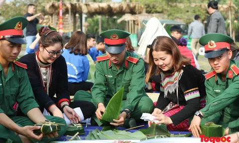 500 phần quà tặng đồng bào tại Chương trình Gói bánh chưng xanh - Tết vì người nghèo