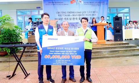 Doosan Vina và Chung Ang, Hàn Quốc: Thực hiện chương trình từ thiện giáo dục tại Quảng Ngãi