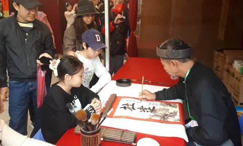 Hà Nội: Hội chữ Xuân Giáp Thìn tại Văn Miếu - Quốc Tử Giám tái hiện không gian truyền thống xưa