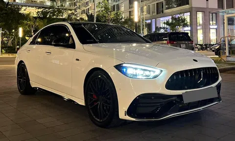 Xế hiếm Mercedes-AMG C 43 chạy "siêu lướt" gần 6.000 km được rao bán với giá khó tin